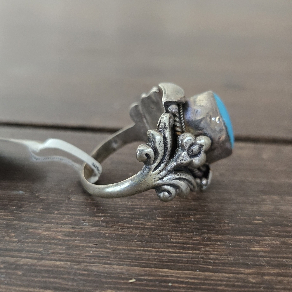 Tibetan Turquoise Sterling Silver Floral Ring - Picture 3 of 8